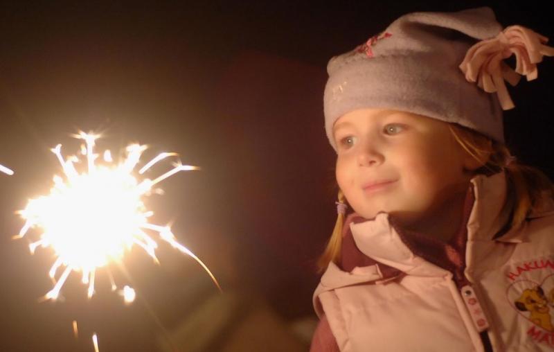 Ура, каникулы! Пиротехника, которую можно запускать с детьми - Великий Новгород | velikij-novgorod.salutsklad.ru
